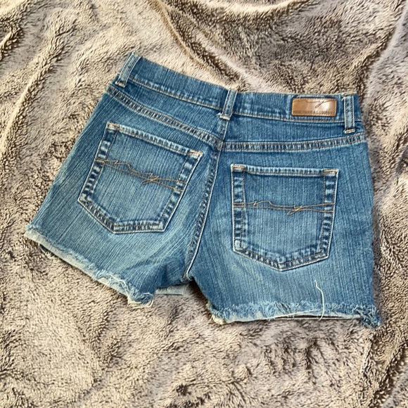 High Waisted New York and Co. Denim Shorts - Picture 1 of 6